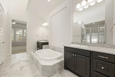 $629,000 | 3418 Sherbrooke Manor Court, Houston, TX 77059