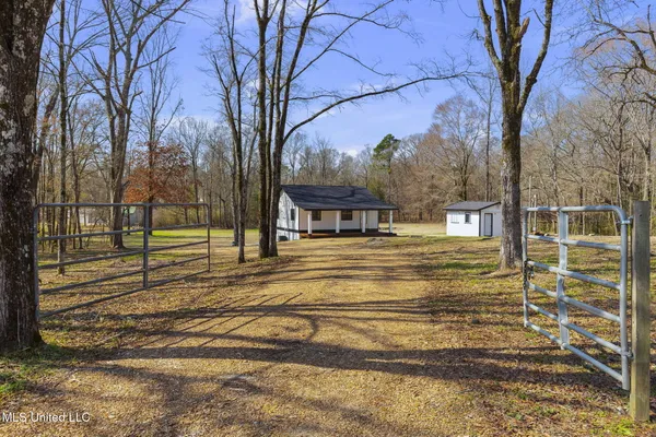$230,000 | 18285 Midway Road, Terry, MS 39170