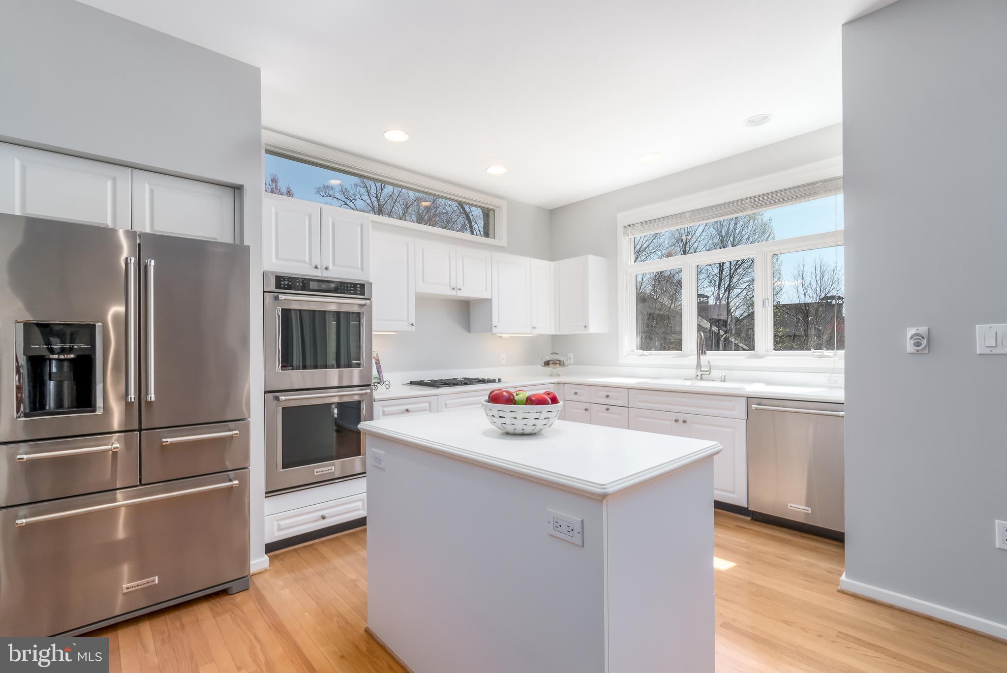 11512 Hemingway Drive Reston, VA 20194 - Photo 10 of 40 Gallery Image 10