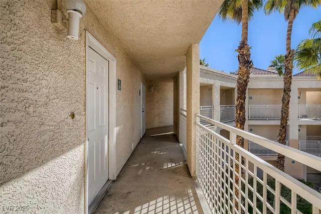 $1,175 | 5000 Red Rock Street, Unit 309, Las Vegas, NV 89118