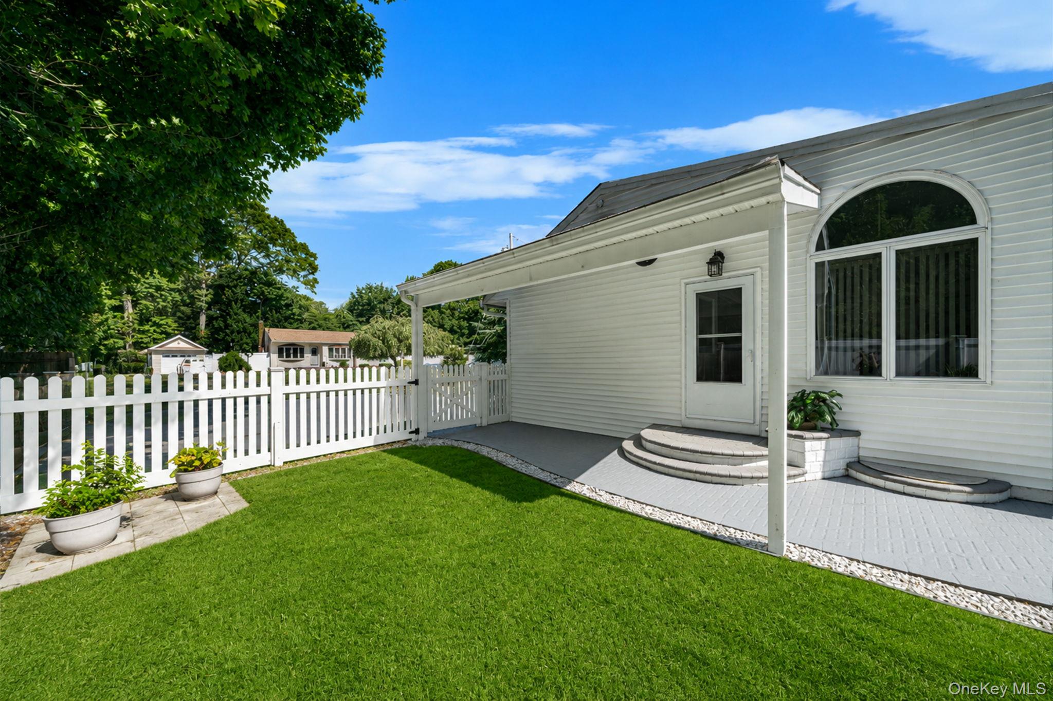 106 Craft Road Centereach, NY 11720 - Photo 40 of 44