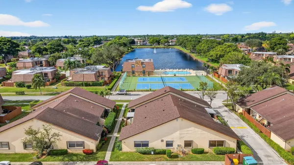 $2,350 | 484 Springdale Circle, Unit 48D, Palm Springs, FL 33461