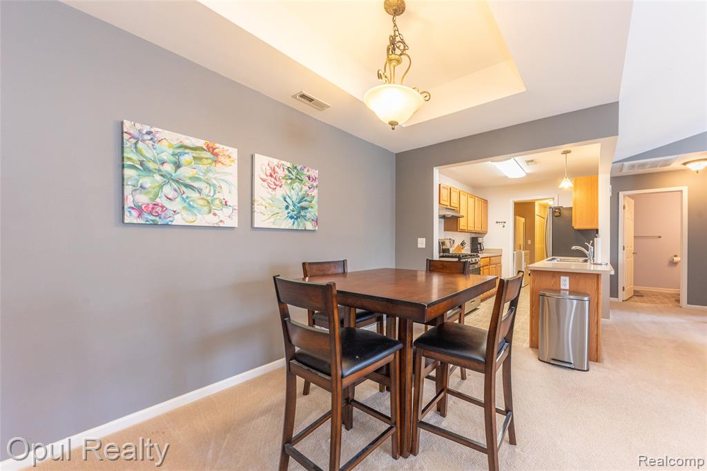 11698 Farmington Road Livonia, MI 48150 - Photo 6 of 23 Gallery Image 6