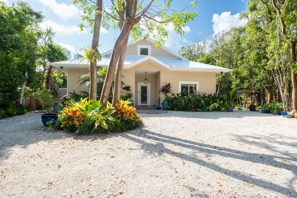 $1,179,000 | 148 Iroquois Street, Tavernier, FL 33070