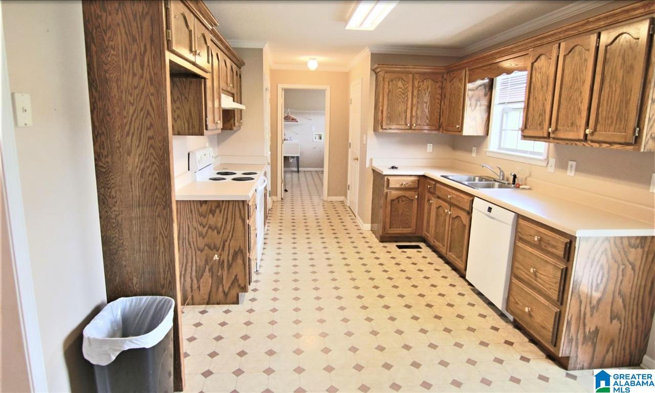 910 Ransome Drive Oneonta, AL 35121 - Photo 2 of 14
