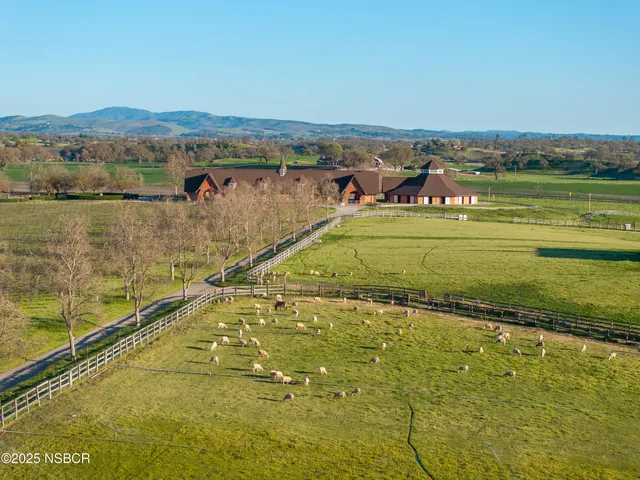 $33,000,000 | 5010 Gate 4 Road, Paso Robles, CA 93446