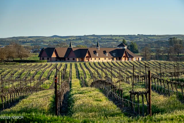 $33,000,000 | 5010 Gate 4 Road, Paso Robles, CA 93446