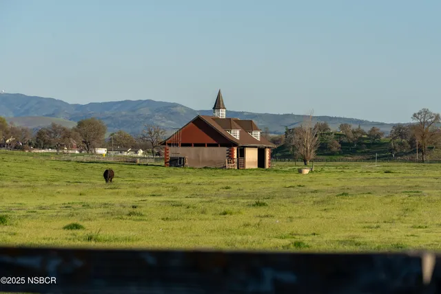 $33,000,000 | 5010 Gate 4 Road, Paso Robles, CA 93446