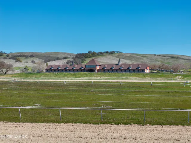 $33,000,000 | 5010 Gate 4 Road, Paso Robles, CA 93446