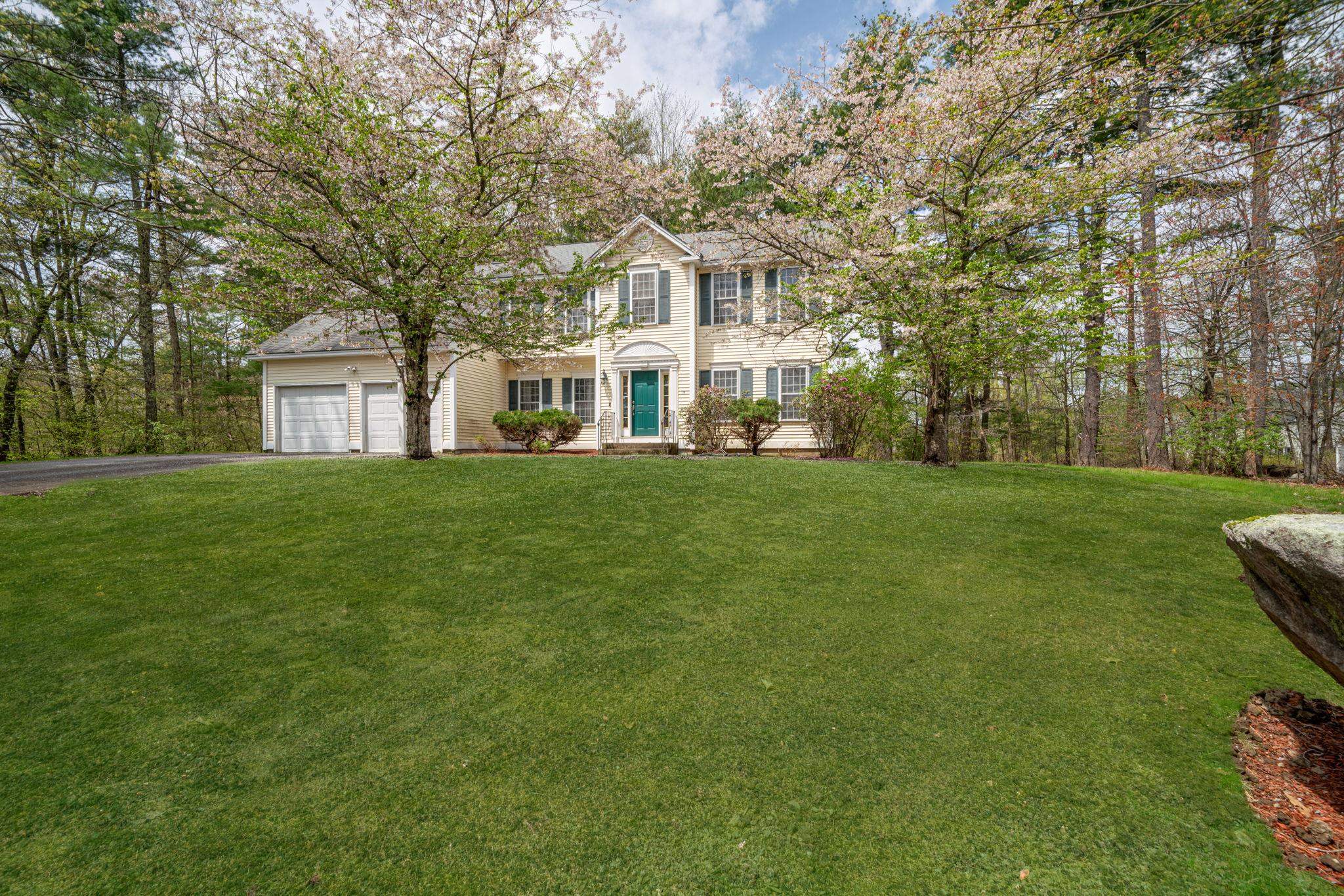 19 Sentry Road Bedford, NH 03110 - Photo 1 of 38
