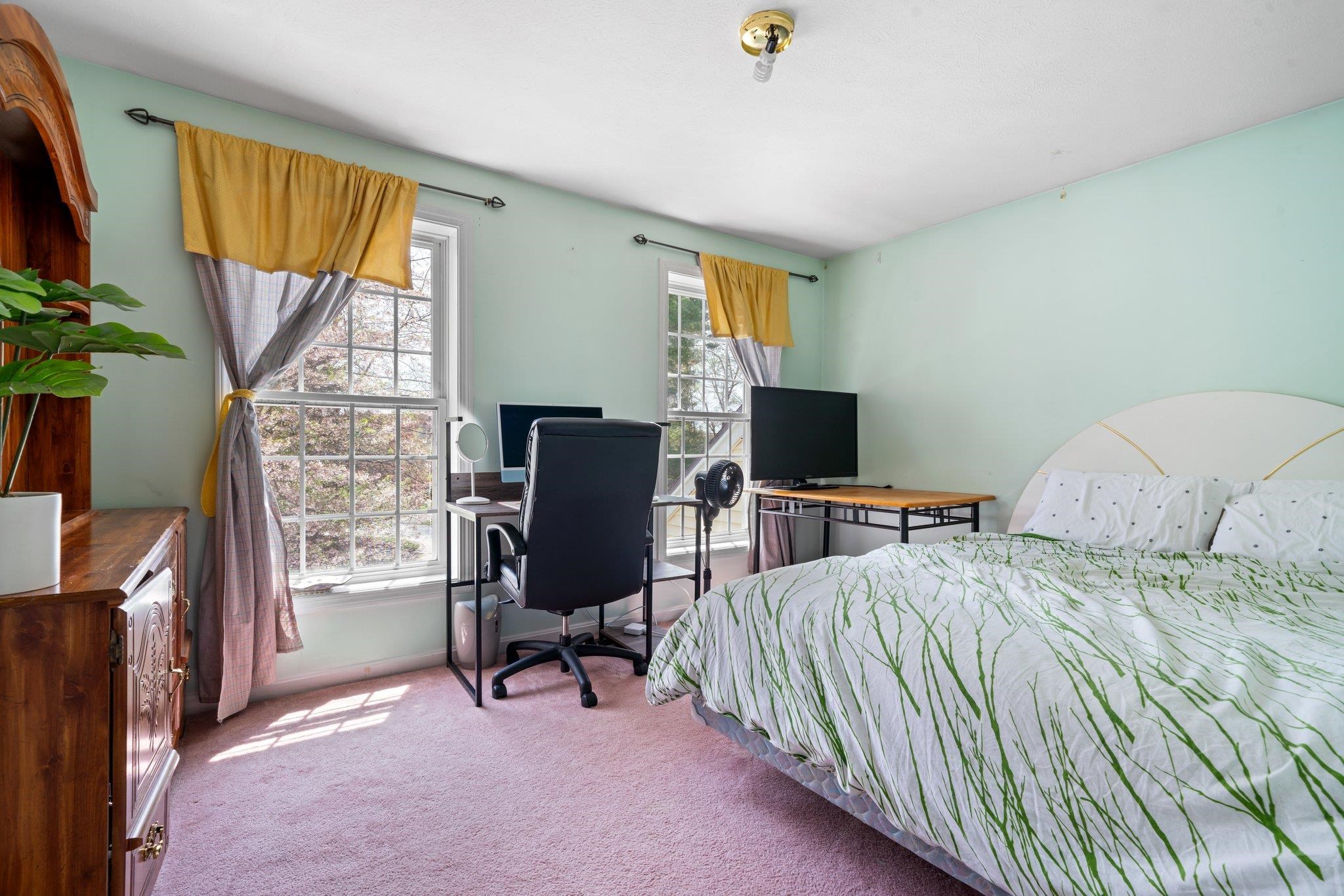 19 Sentry Road Bedford, NH 03110 - Photo 25 of 38