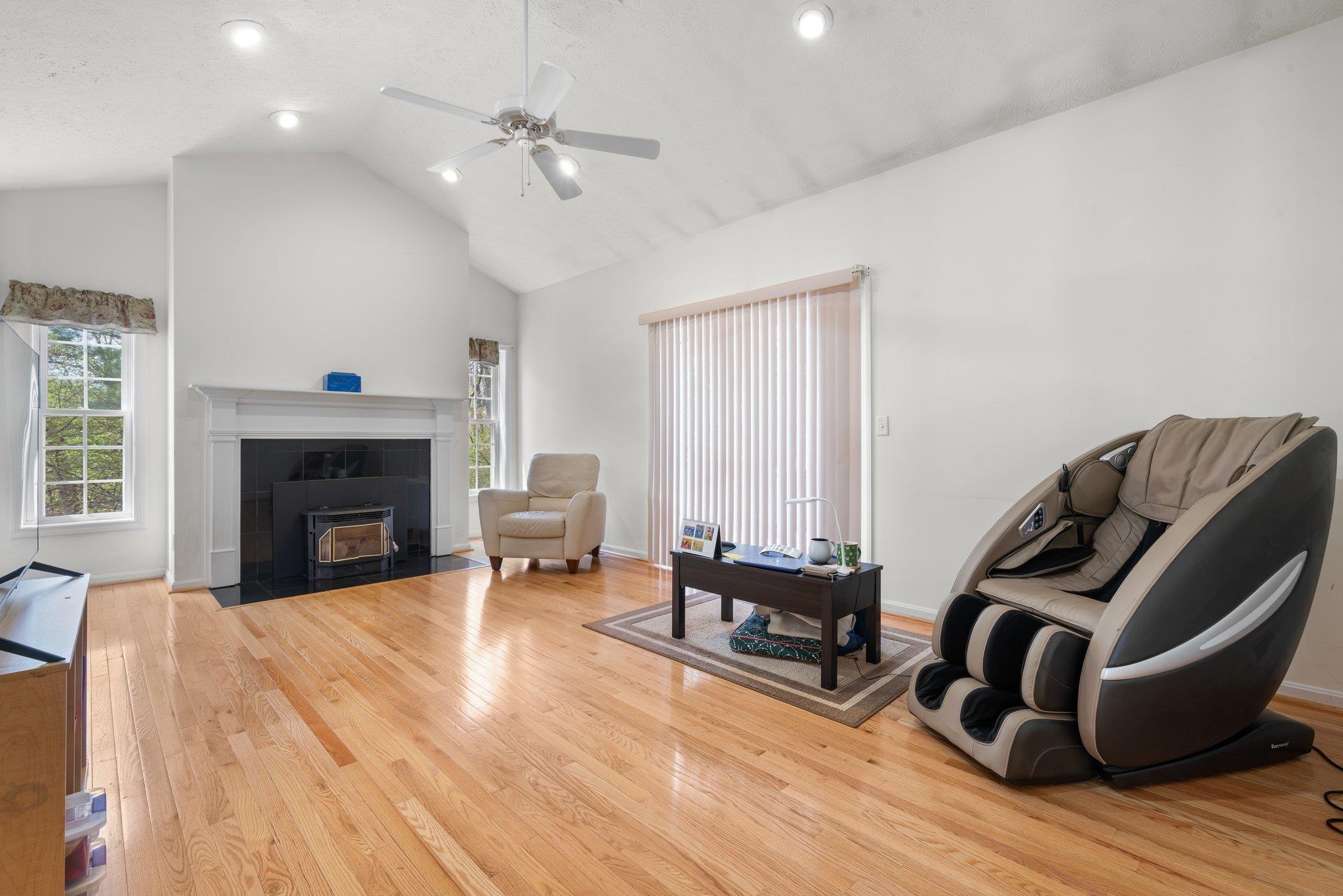 19 Sentry Road Bedford, NH 03110 - Photo 6 of 38