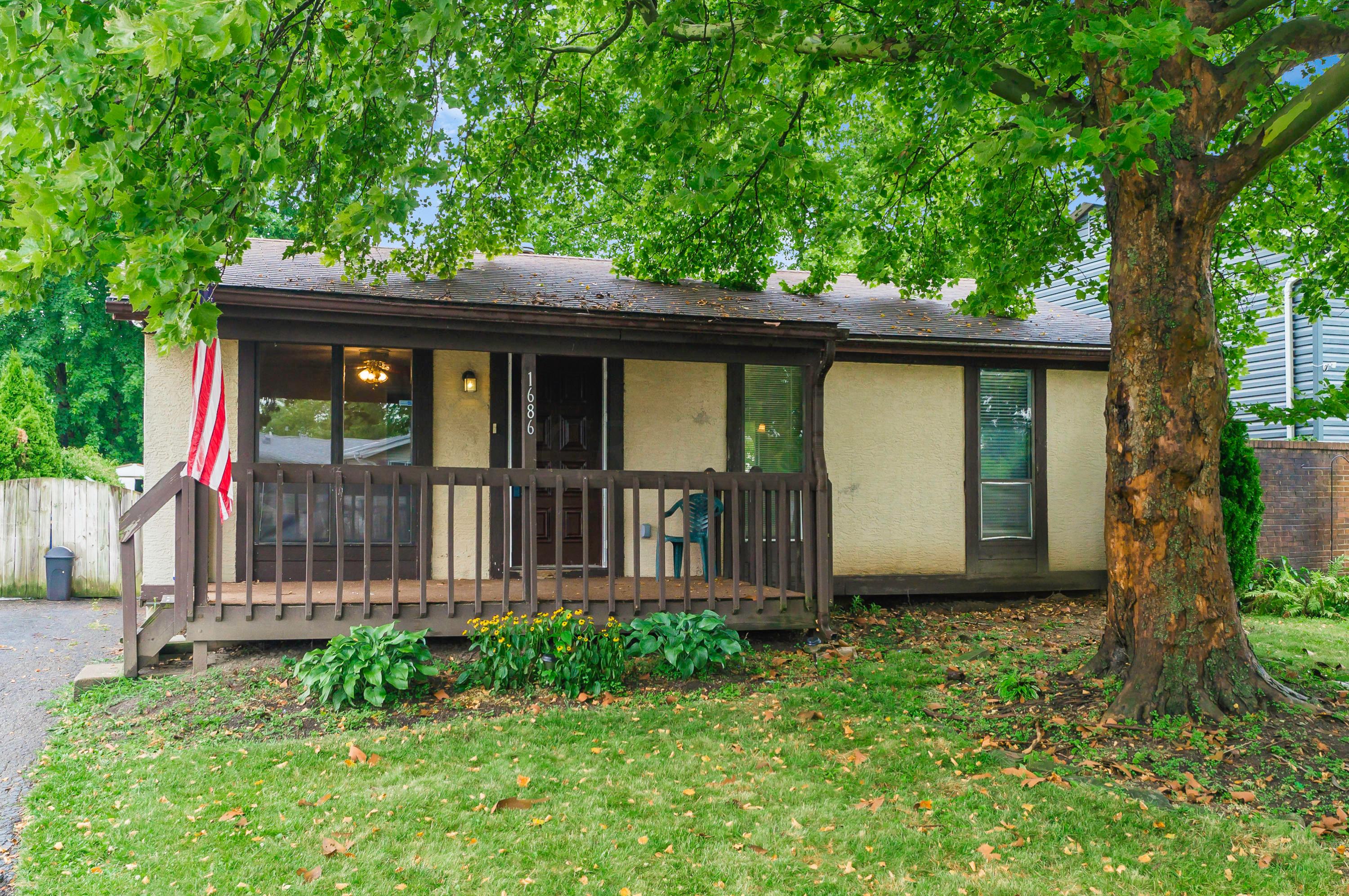 1686 Ripplebrook Road Columbus, OH 43223 - Photo 2 of 35 Gallery Image 2