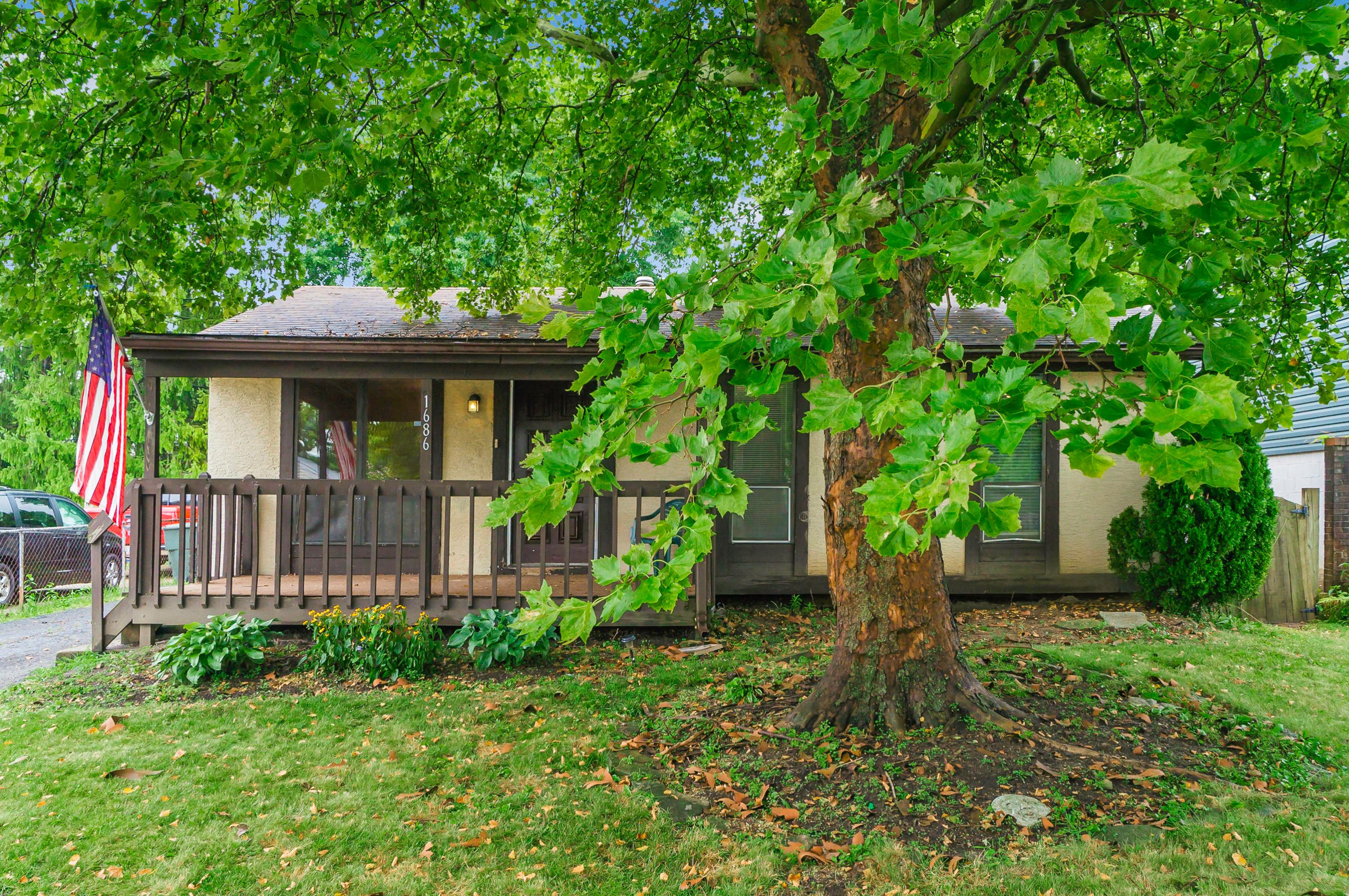 1686 Ripplebrook Road Columbus, OH 43223 - Photo 3 of 35 Gallery Image 3