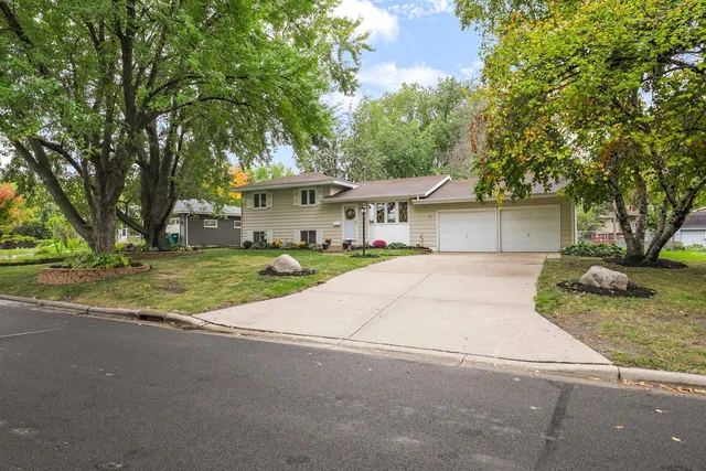 $320,000 | 9109 Northwood Parkway, New Hope, MN 55427