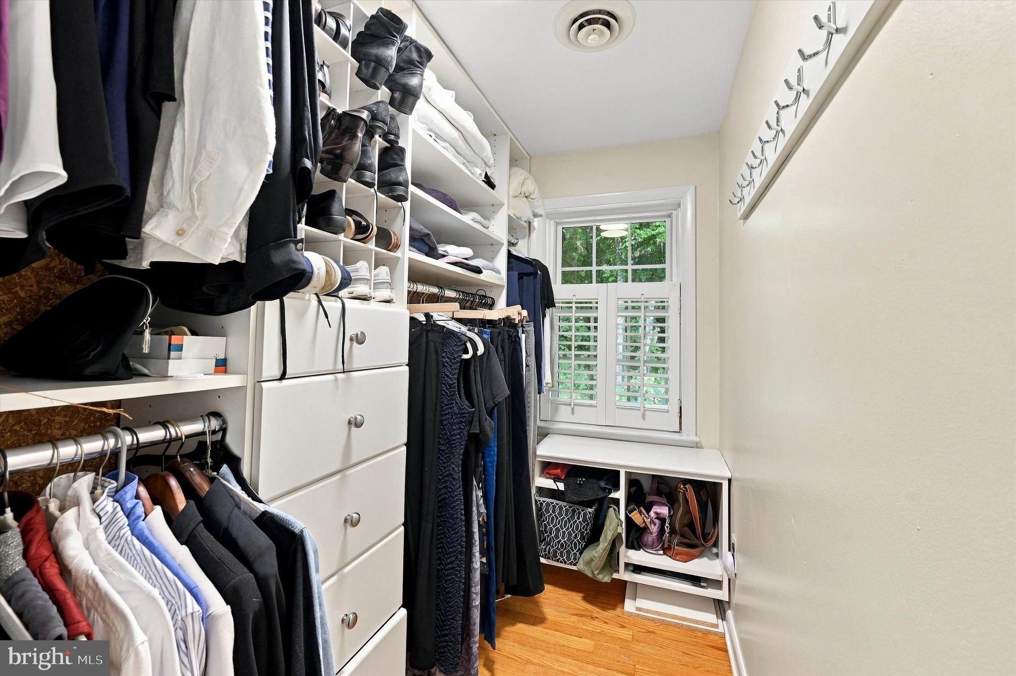 59 Ivy Road Wilmington, DE 19806 - Photo 15 of 45 En-Suite Walk In Closet
