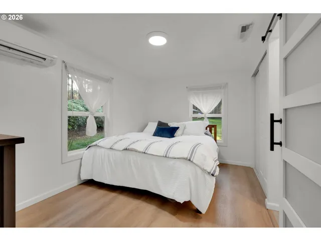 $565,000 | 36778 Shoreview Drive, Dorena, OR 97434