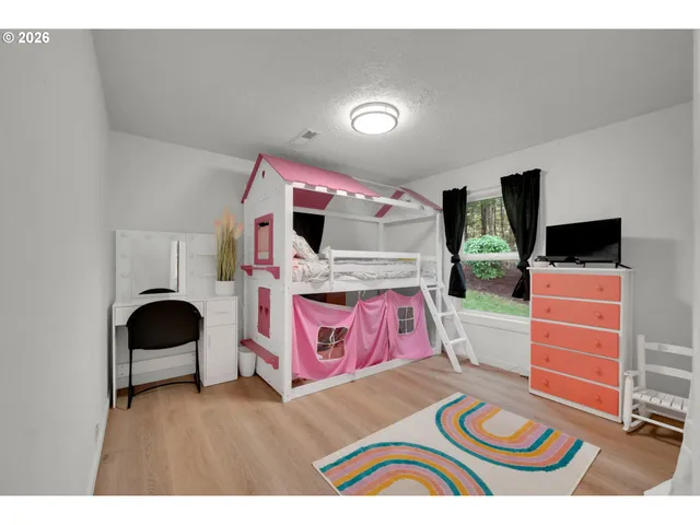 $565,000 | 36778 Shoreview Drive, Dorena, OR 97434