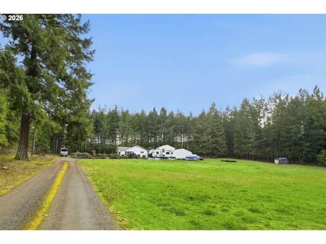 $565,000 | 36778 Shoreview Drive, Dorena, OR 97434