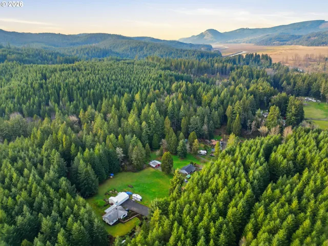 $565,000 | 36778 Shoreview Drive, Dorena, OR 97434