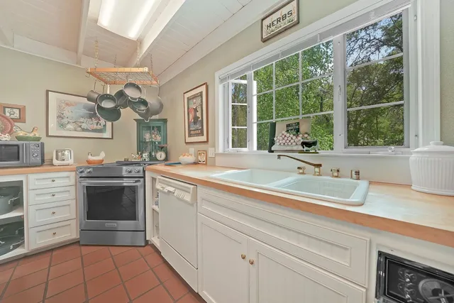 $699,500 | 10690 White Oak Road, Plymouth, CA 95669