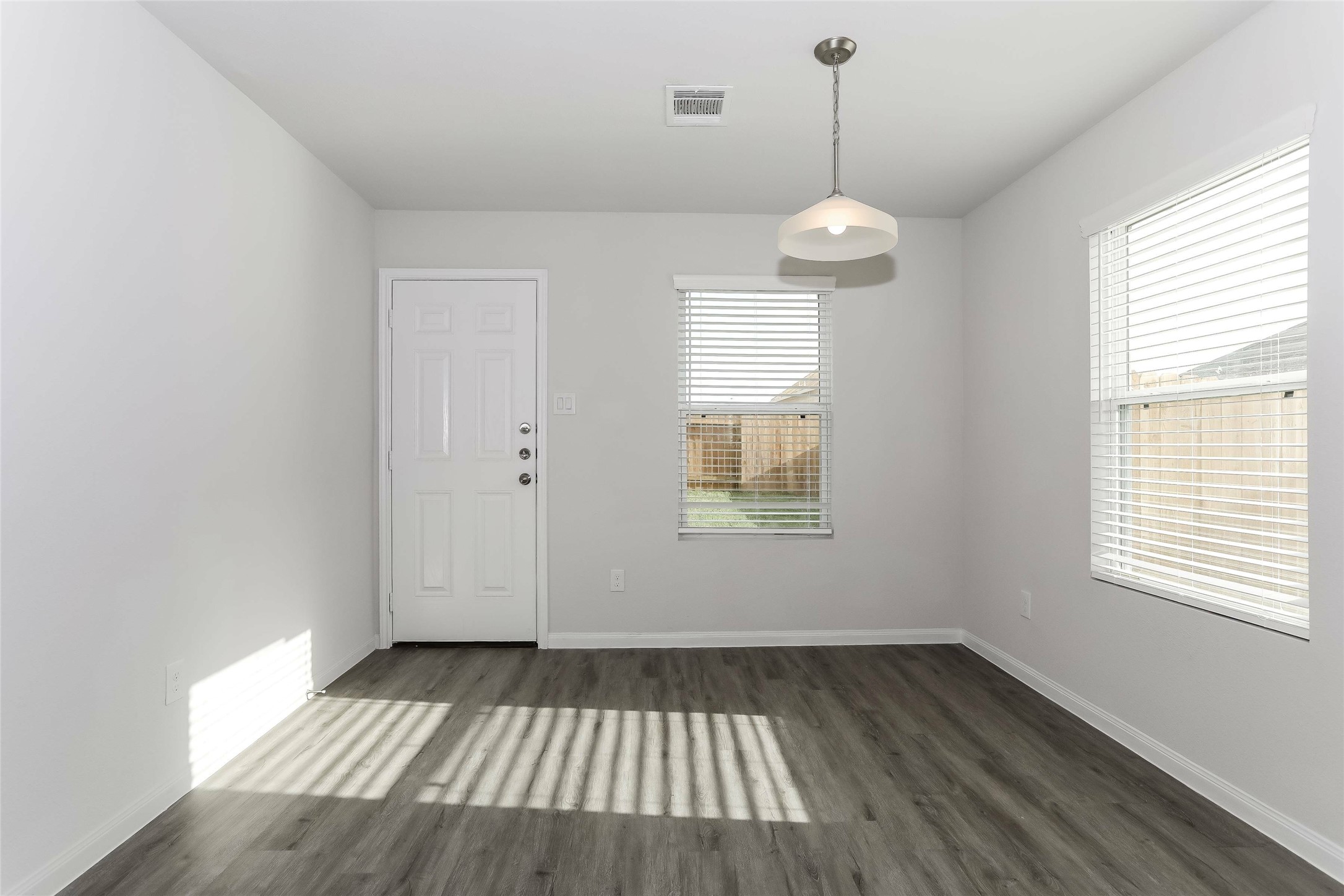 217 Blue Crane Street Huntsville, TX 77320 - Photo 5 of 18