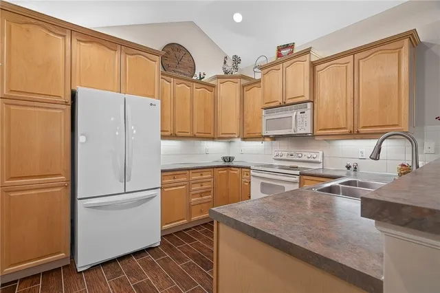 $345,000 | 23154 West 71st Terrace, Shawnee, KS 66227