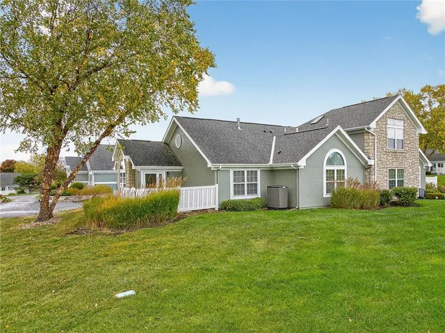 $345,000 | 23154 West 71st Terrace, Shawnee, KS 66227