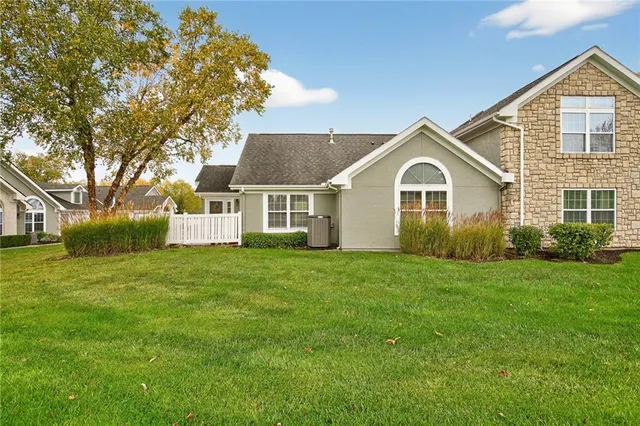 $345,000 | 23154 West 71st Terrace, Shawnee, KS 66227