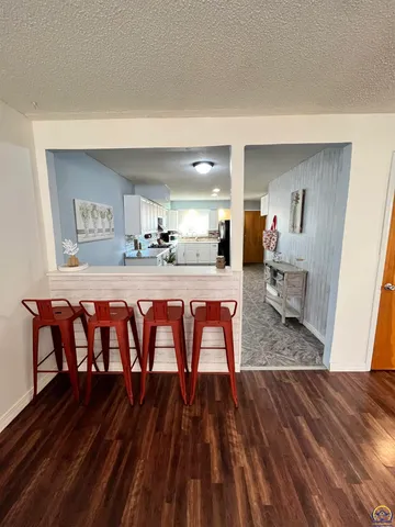 $159,900 | 218 South Cottonwood Street, Emporia, KS 66801