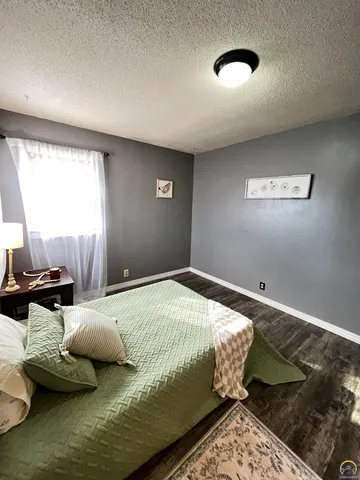 $159,900 | 218 South Cottonwood Street, Emporia, KS 66801