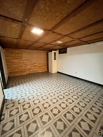 $159,900 | 218 South Cottonwood Street, Emporia, KS 66801