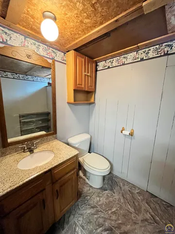 $159,900 | 218 South Cottonwood Street, Emporia, KS 66801