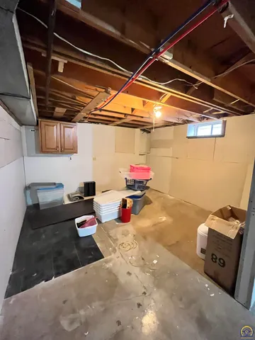 $159,900 | 218 South Cottonwood Street, Emporia, KS 66801