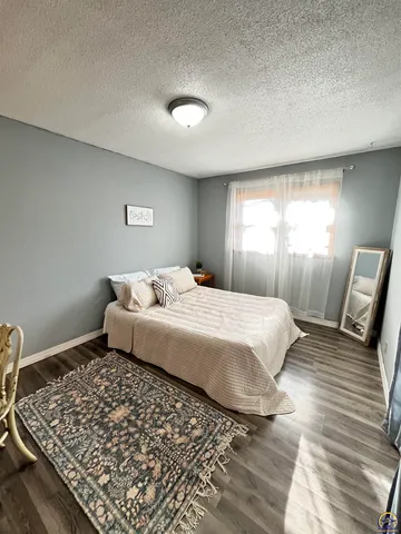 $159,900 | 218 South Cottonwood Street, Emporia, KS 66801