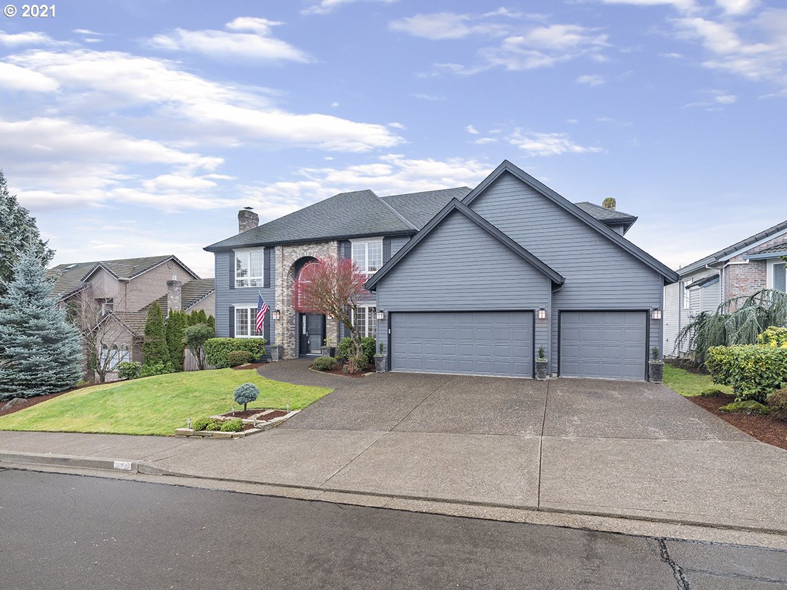 11916 Southwest Elemar Court Portland, OR 97224 - Photo 2 of 32 Gallery Image 2