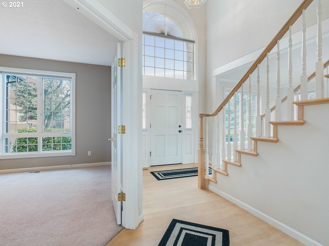 11916 Southwest Elemar Court Portland, OR 97224 - Photo 14 of 32 Gallery Image 14