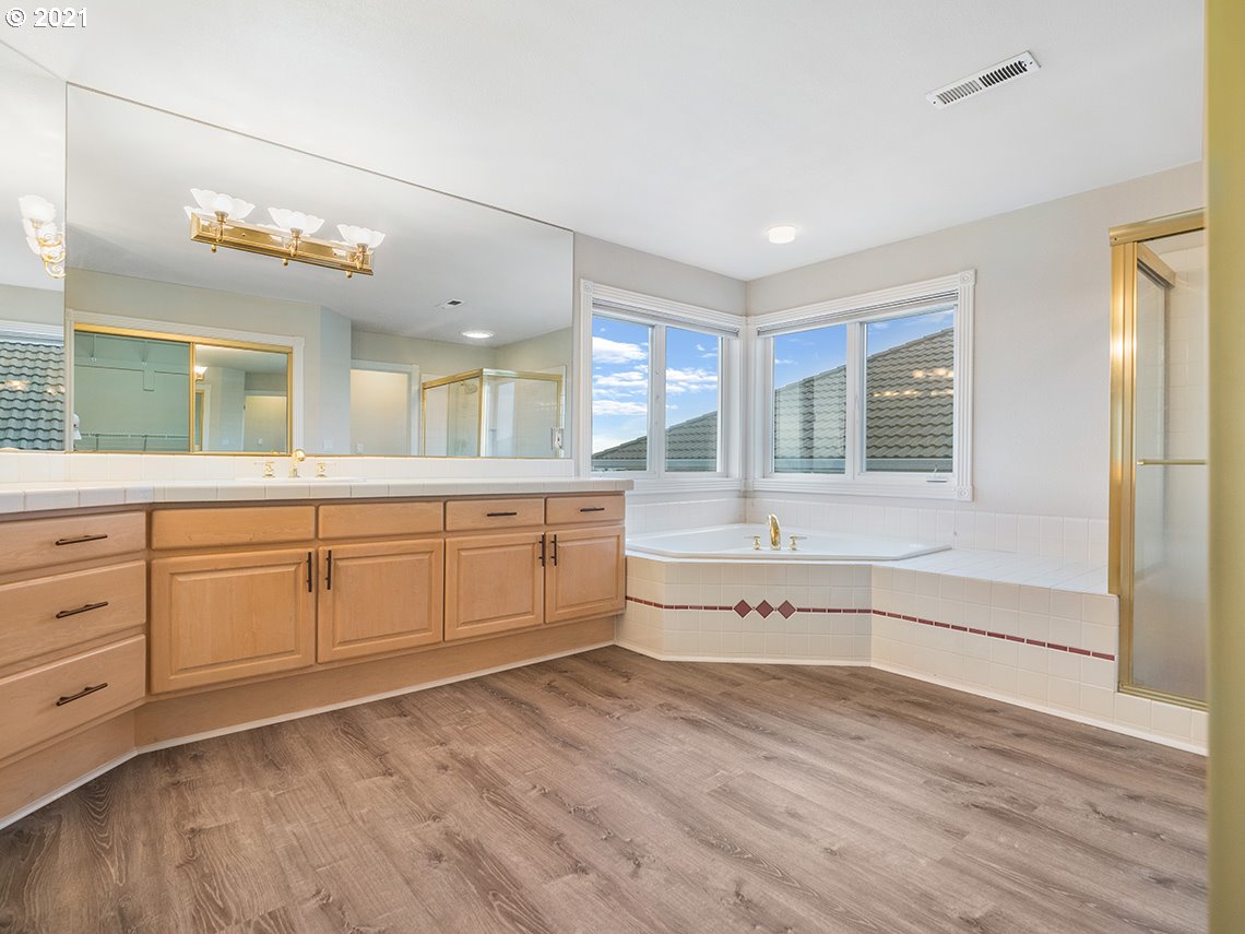 11916 Southwest Elemar Court Portland, OR 97224 - Photo 22 of 32 Gallery Image 22