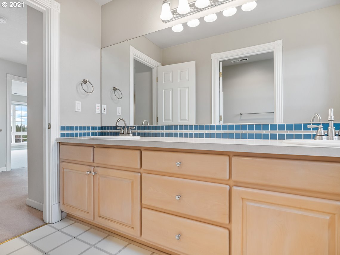 11916 Southwest Elemar Court Portland, OR 97224 - Photo 24 of 32 Gallery Image 24