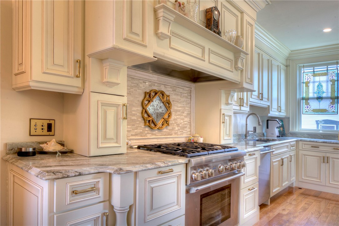 9 Kay Street Newport, RI 02840 - Photo 14 of 26