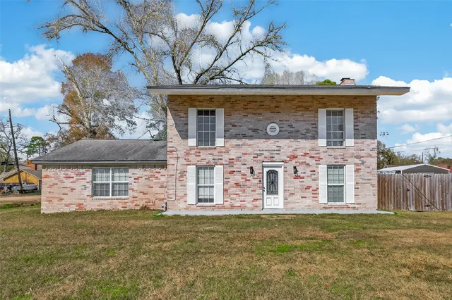 $2,300 | 1814 Eagle Point Road, Crosby, TX 77532