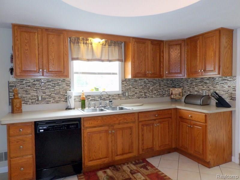 18027 Middlebelt Road Romulus, MI 48174 - Photo 18 of 49 102_6260.JPG