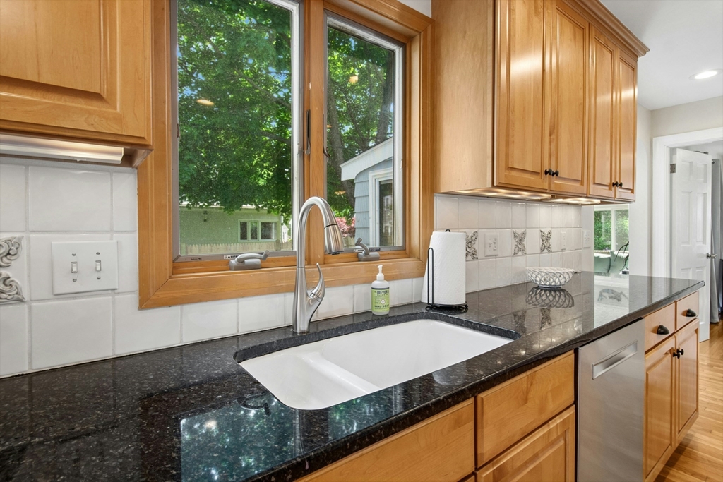 30 Shetland Road Marblehead, MA 01945 - Photo 13 of 40