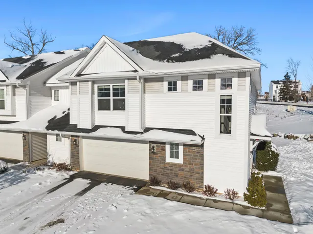 $375,000 | 5848 Moonlight Drive, Prior Lake, MN 55372