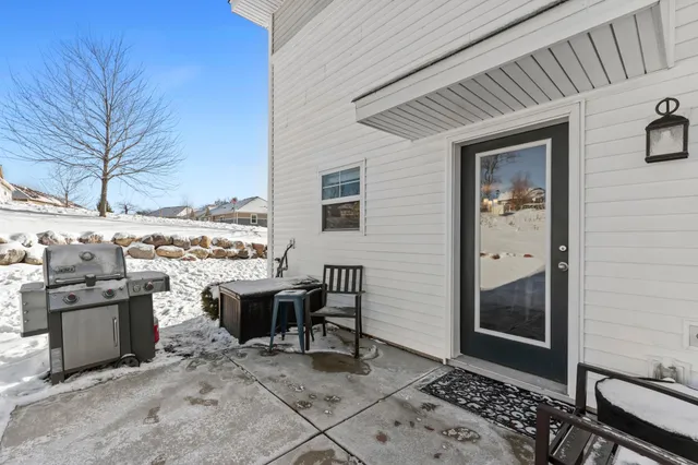 $375,000 | 5848 Moonlight Drive, Prior Lake, MN 55372