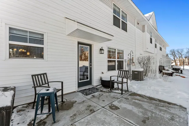 $375,000 | 5848 Moonlight Drive, Prior Lake, MN 55372