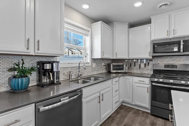 $375,000 | 5848 Moonlight Drive, Prior Lake, MN 55372