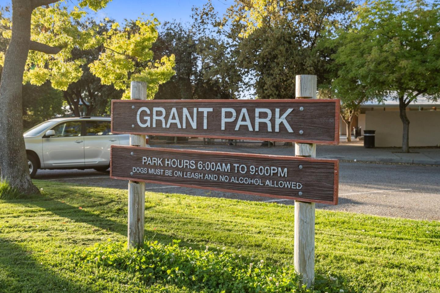 1720 Havenhurst Drive Los Altos, CA 94024 - Photo 46 of 49 a view of a street sign of the garden