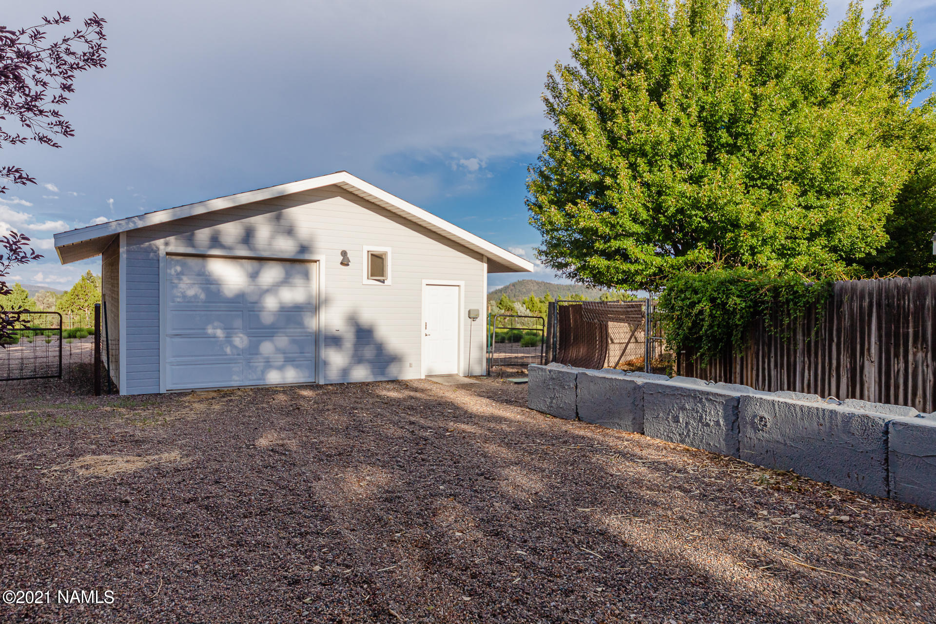 10965 Sage Road Flagstaff, AZ 86004 - Photo 31 of 57 Barn