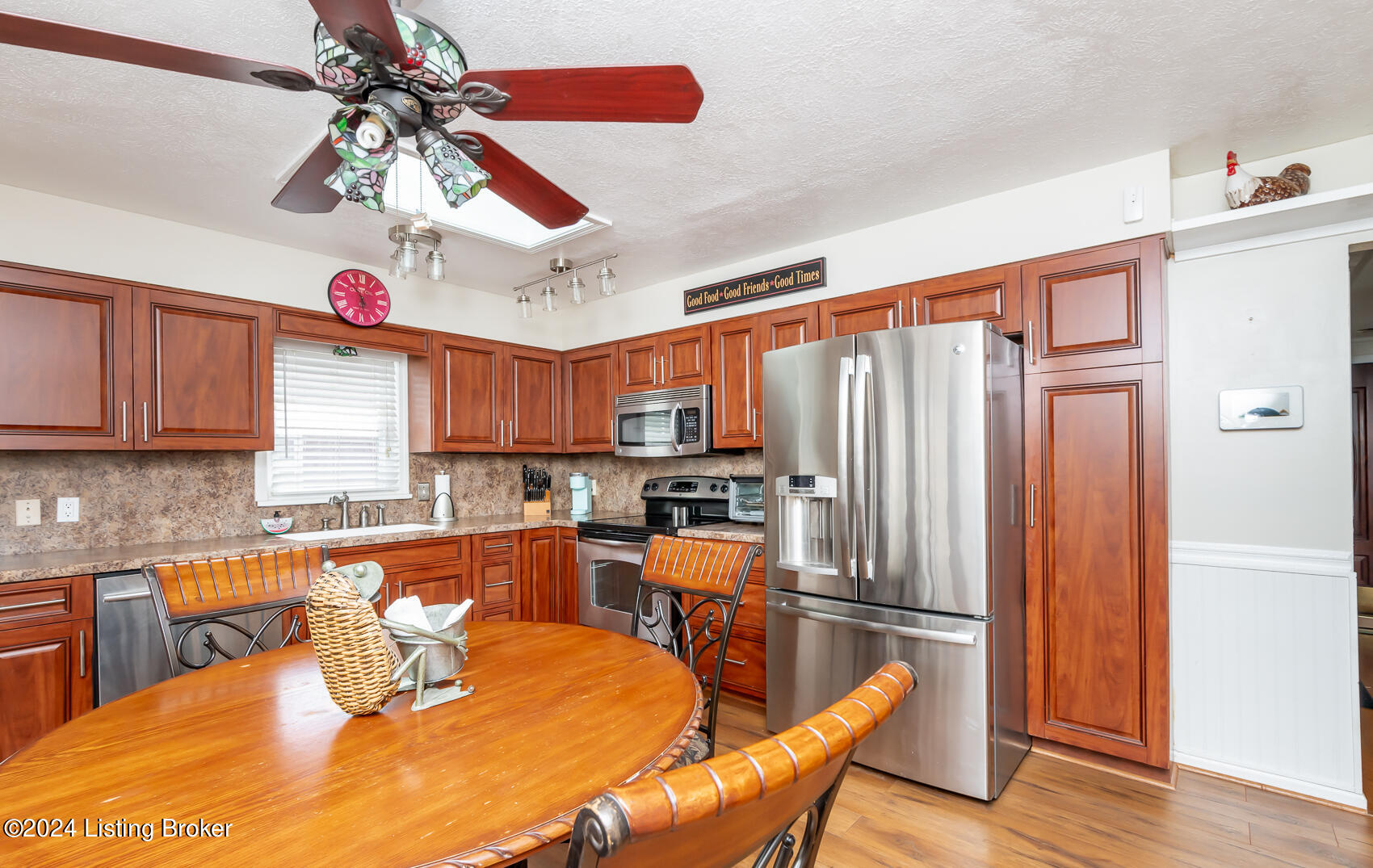 3813 Cutler Road Louisville, KY 40219 - Photo 15 of 39 Large kitchen
